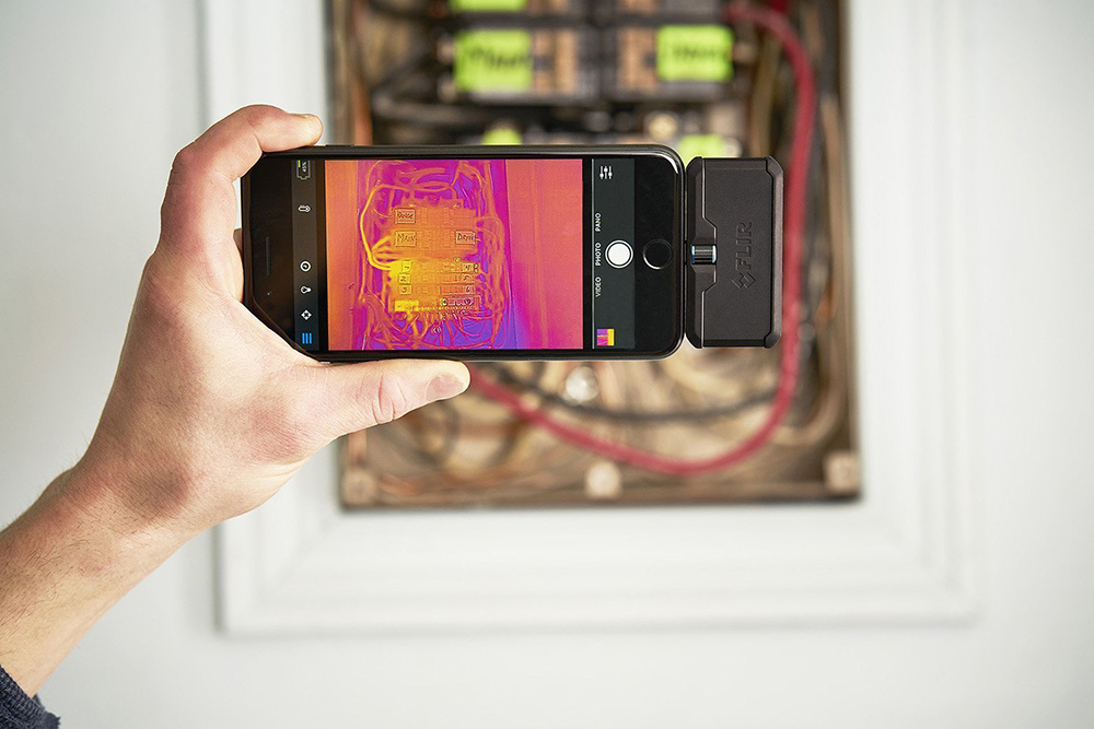 FLIR ONE PRO LT for iOS, 4800 Pixel Resolution, VividIR