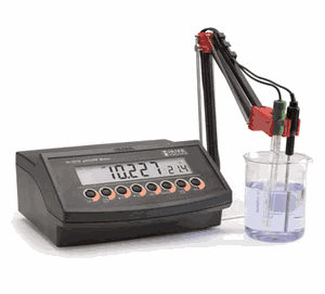 Hanna 0.001 Resolution and Data Logging pH Benchtop Meter - HI2215-01