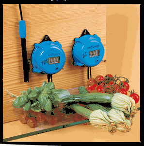 Hanna Gro'Chek EC Meter with 0.01 mS/cm resolution, 115V - HI983302N-01
