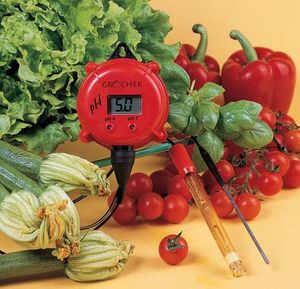 Hanna Gro'Chek Water Resistant pH Indicator with electrode, 12VDC US, buffers & calibration screwdriver - HI981401N-01