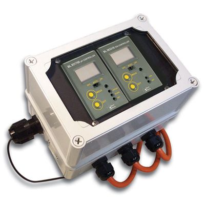 Hanna NEMA Enclosure with Two Meter Capacity - HI1222