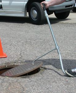 Pelsue One Piece Cover Lifter with Ice Scraper - 2775