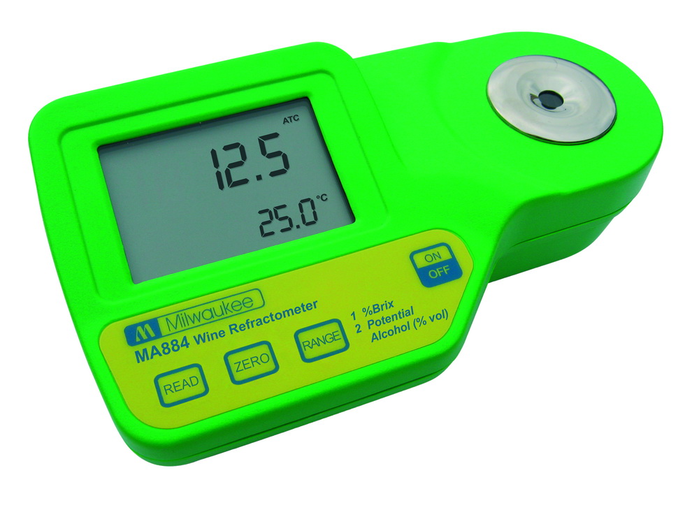 Milwaukee MA871 Digital Brix Refractometer – Automatic Handheld For Wine, Black