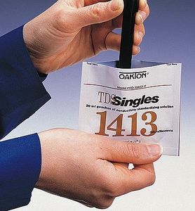 Oakton Conductivity Calibration Pouches, 1413 uS, Bag of 5 Pouches - WD-35653-07