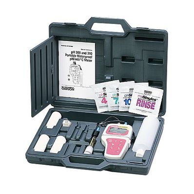 Oakton pH 310 Portable Waterproof pH/mV Meter with All-in-One pH/Temperature Probe and Case Kit - WD-35618-72