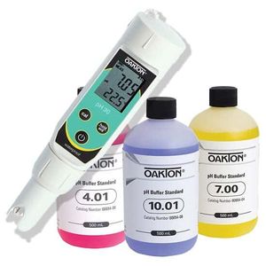Oakton pHTestr 30 Waterproof Pocket Tester and Buffer Pack Bundle - WD-06754-01