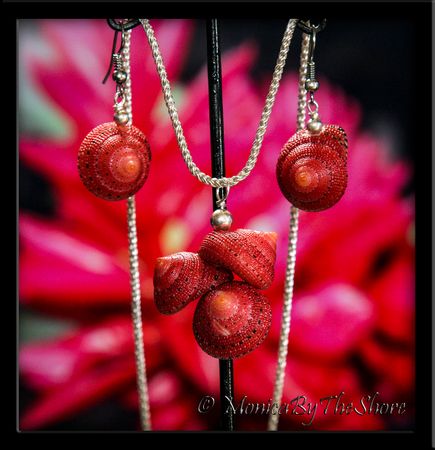 Ruby Red Turban Shells Necklace and Earrings Set