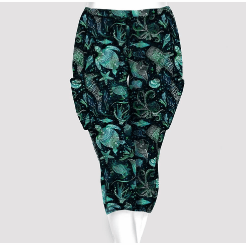 Double pocket capris abstract oceans