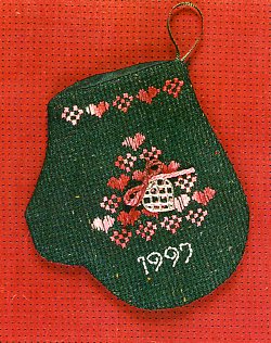 Heart Tree Mitten