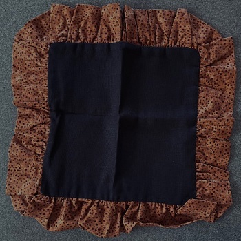 Square 28ct Black Assorted Dots