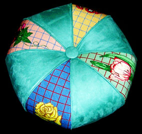 Tuffet - Florals on Plaid