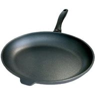 Swiss Diamond 6538c Oval Fish Frying Pan with Cover - click to enlarge