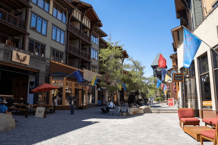 Another T-Shirt Shop, Mammoth Lakes, CA
