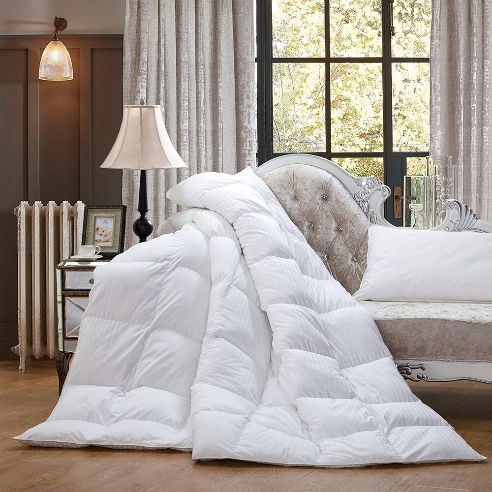 LUXURIOUS King / California King Size Siberian Goose Down Comforter All