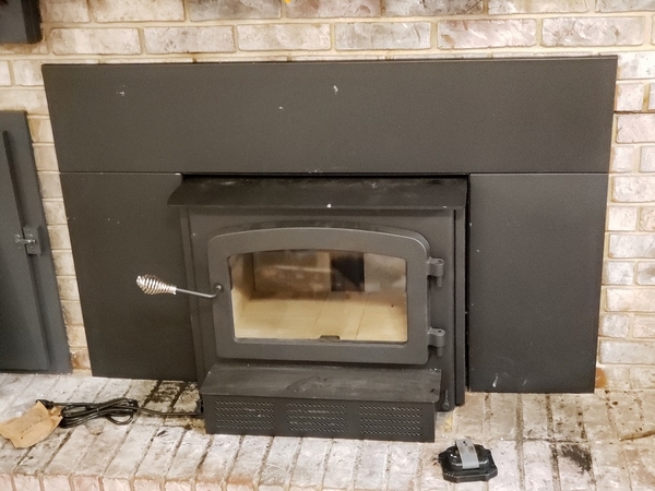Drolet Escape 1800-I Wood Burning Fireplace Insert Kit - 25 Feet