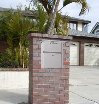 Column Locking Mailbox Front and Rear Opening ..Large