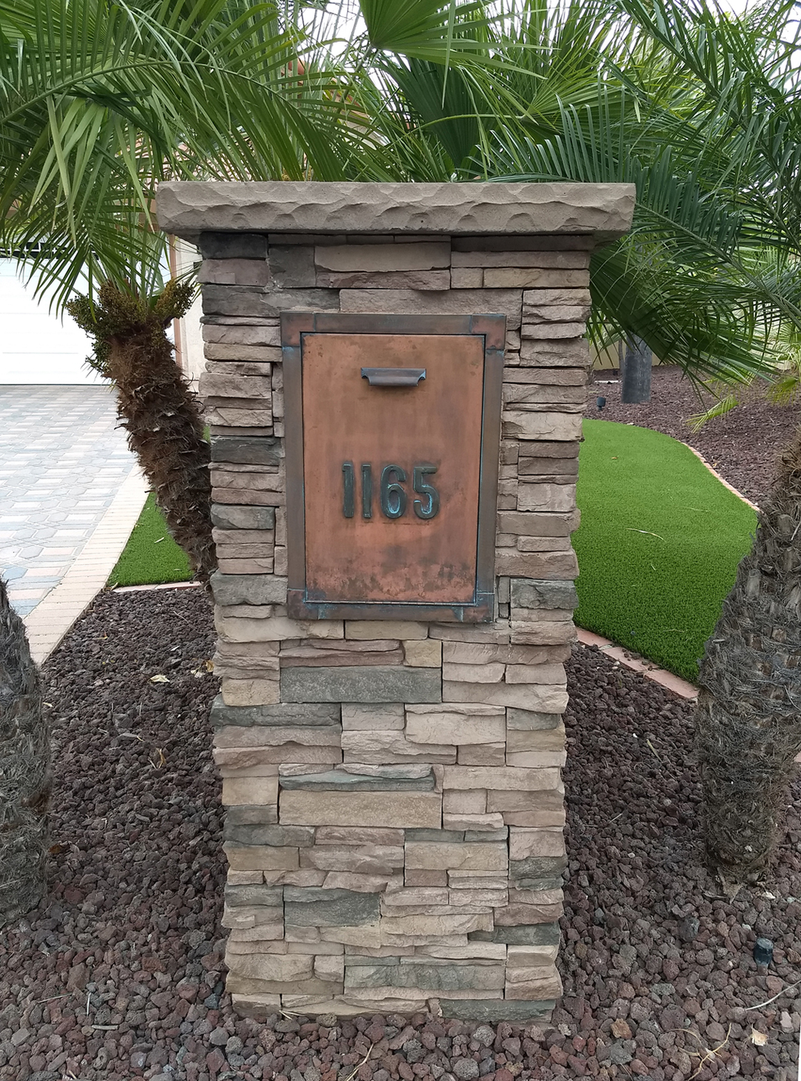 Streetscape Courtyard Column Mailbox Insert