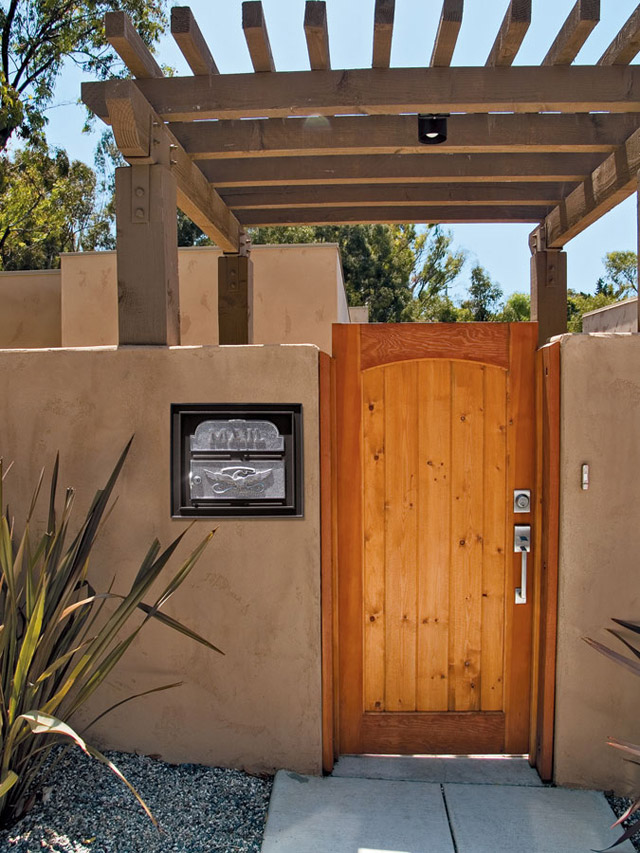 Gaines Classic Faceplate In Wall