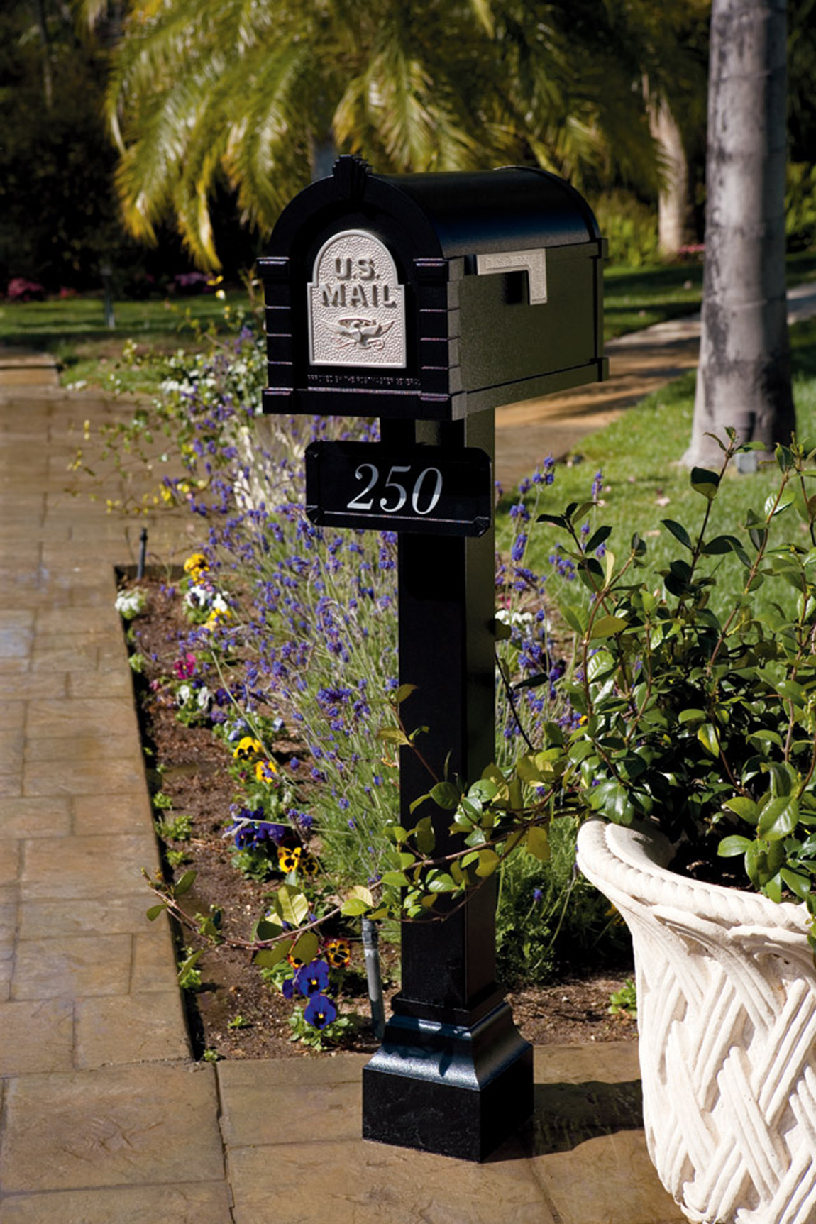 Gaines Keystone Original Eagle Mailbox with Standard Post