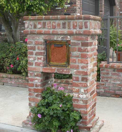 Streetscape Gateway Front and Rear Opening Column Mailbox