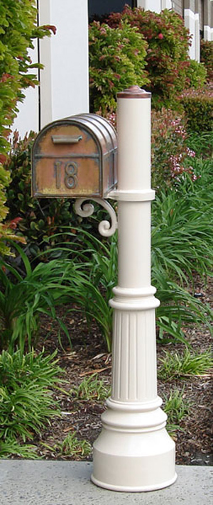 Streetscape Capistrano Post and Westchester Mailbox