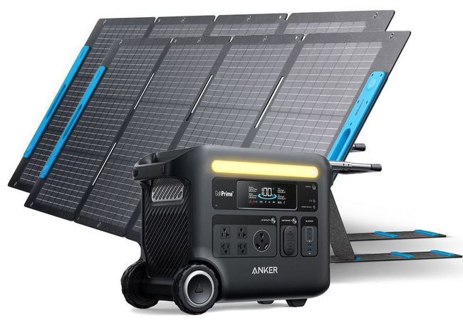 Anker SOLIX F2600 Portable Solar Generator with 2x 200W Anker Solar Panels - 2560Wh - 2400W
