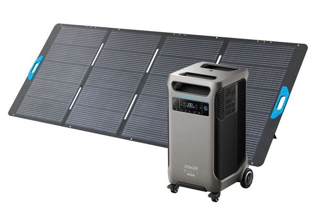 Anker SOLIX F3800 Plus Solar Generator Kit - 3840 Watt Hours - With 400W Anker Solar Panel