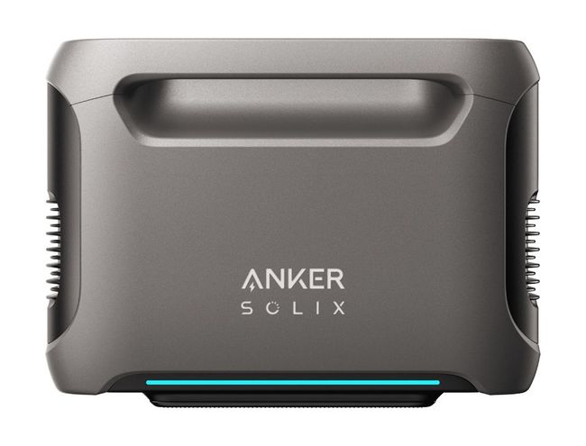 Anker SOLIX F3800 Portable Power Station with Expansion Battery and 6x 400W  Foldable Solar Panels - 7680