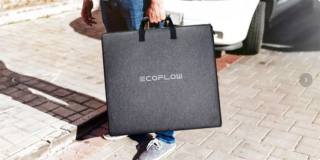 EcoFlow Delta 3 Classic Portable Powerstation with 220W Bifacial