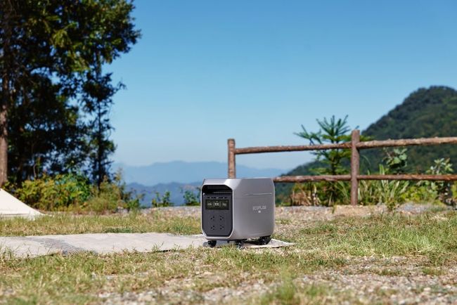 home power backup Jackery Solar Generator HomePower 3600 Plus: 3584Wh Power Station, Two 200W Solar Panels & Manual Transfer Switch for a 13-Hour Charge