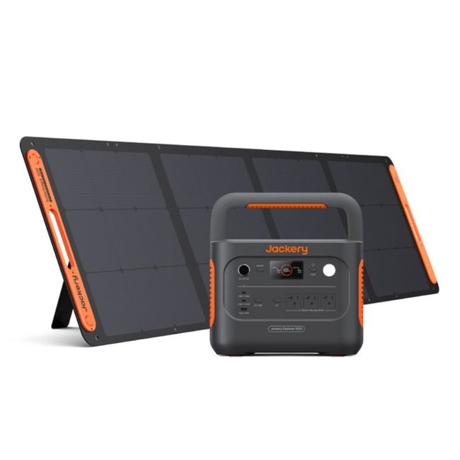 Jackery Explorer 1000 v2 Solar Generator with SolarSaga 200W Solar Panel