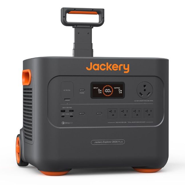 Jackery Explorer 2000 Plus Solar Generator Kit - Includes 500X