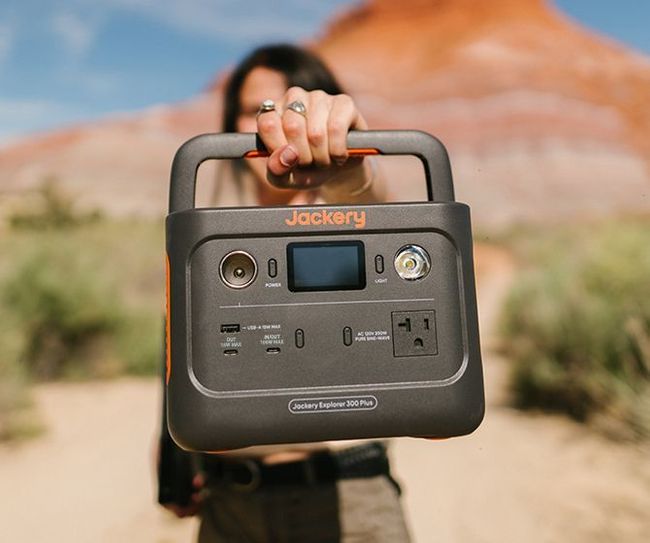Jackery Explorer 300 Plus Solar Generator Kit - 40W SolarSaga Panel