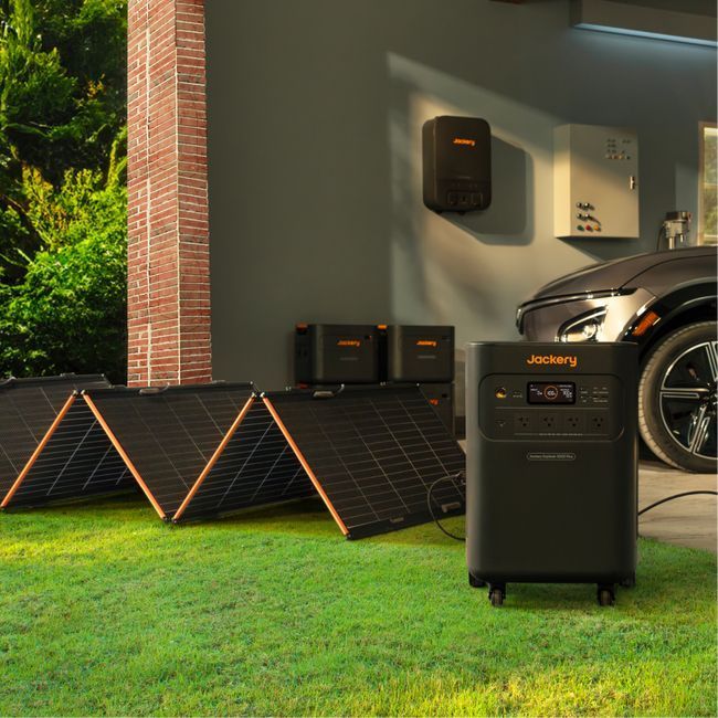 Jackery Explorer 5000 Plus Solar Generator Kit With 1000 Watts