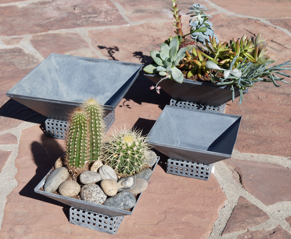 Metal Plant Holder. **CLOSEOUT 1.45**