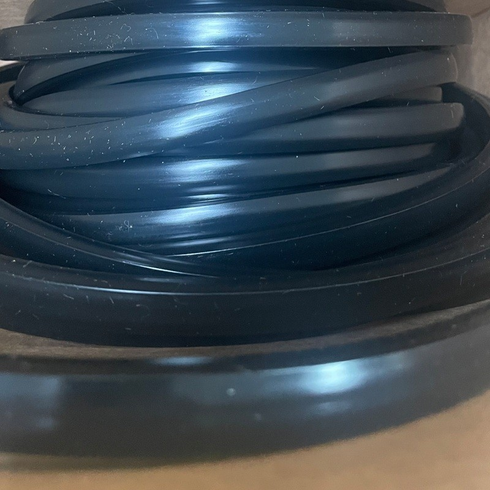 REAR CONVERTIBLE TACKING STRIP 1/2" X 3/8"